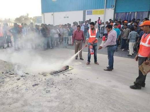 Extinguisher technique demonstration