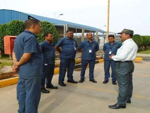 Safety instruction on the shop floor